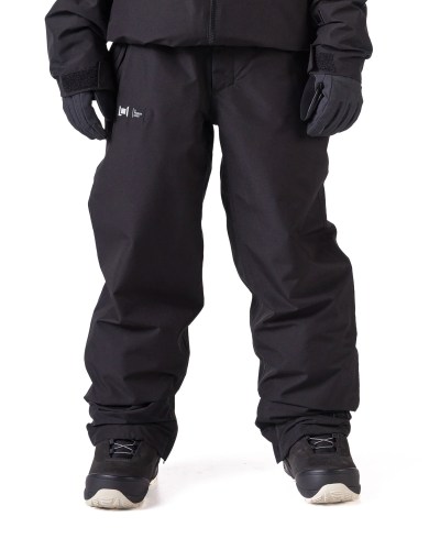 16OW21017-101_Chroma-Womens-Pant_Black_Studio-1