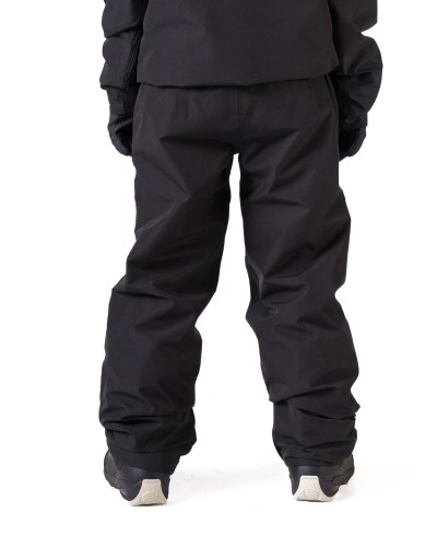 16OW21017-101_Chroma-Womens-Pant_Black_Studio-3
