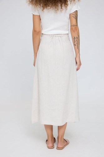 25134152_moon_02_749b20bd-1254-4