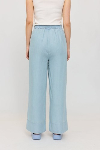 25136260_light-blue-wash_02_c506