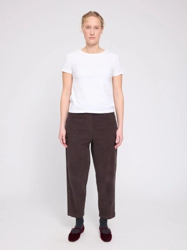 26336166_corduroy-pants_dark-chocolate_01_600x