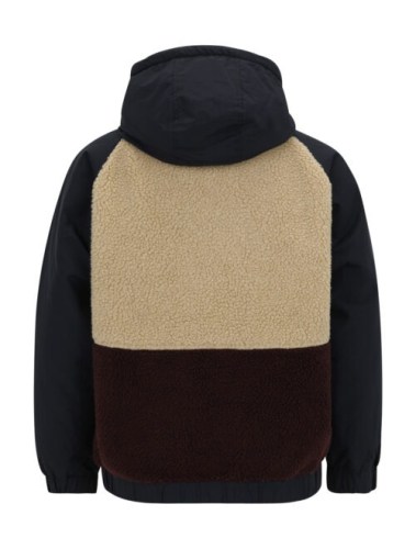 961D111_353_pbt01-500x658