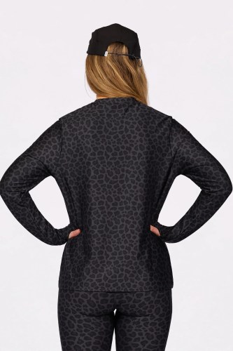 Versa-loose-fit-top-black-leopard-eivy-5